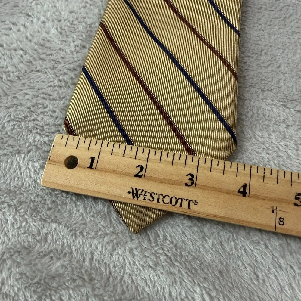 Brooks Brothers excellent pre